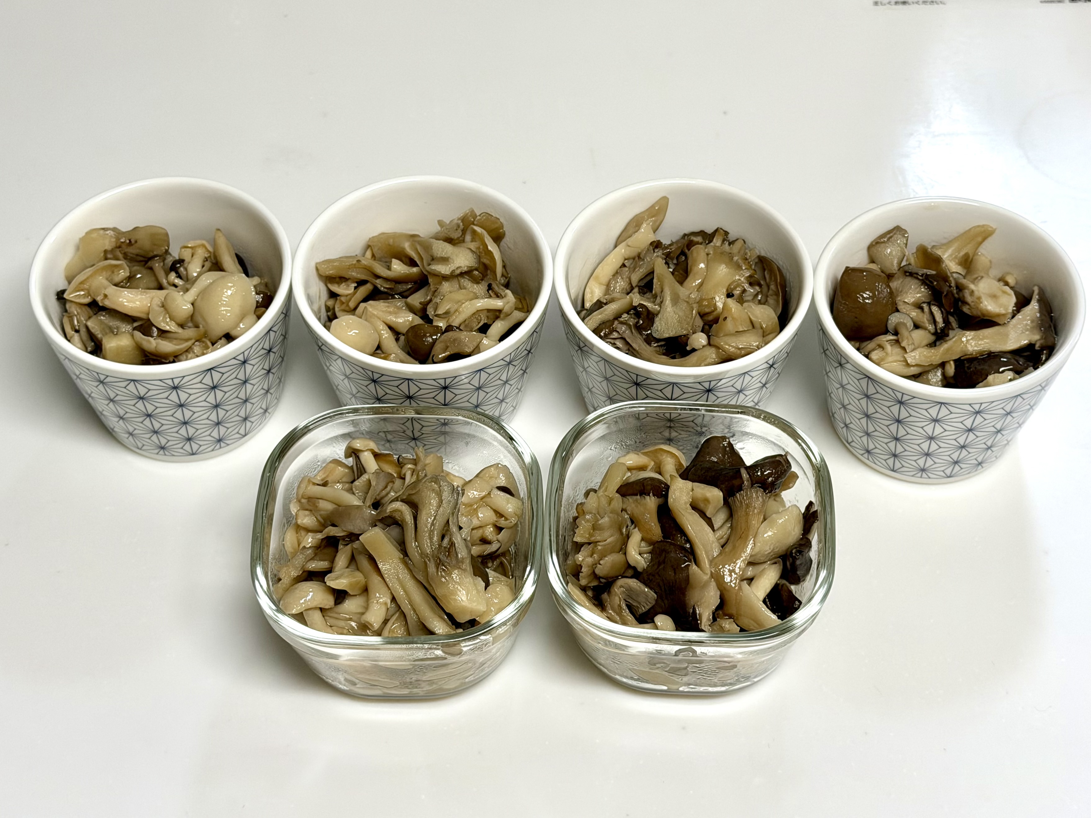 小分け容器6個に盛り付けた完成品